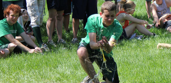 Egg toss on field day
